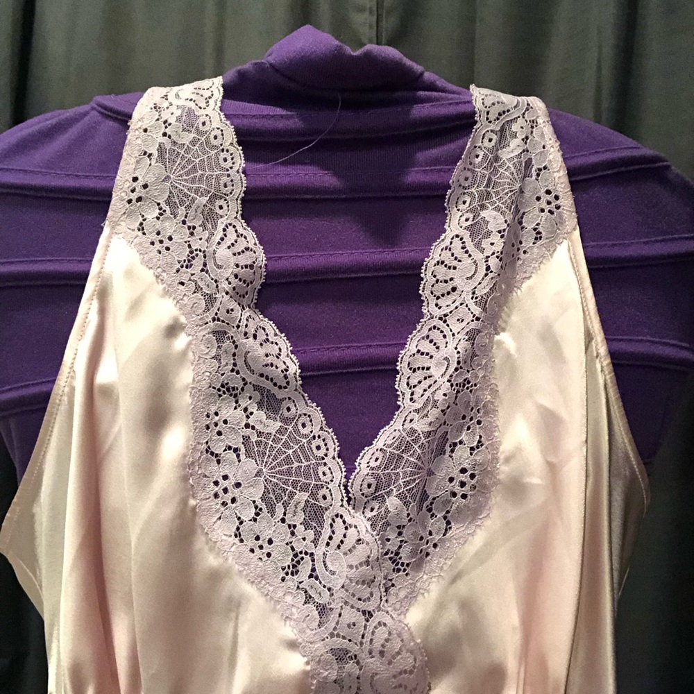 Victoria's Secret - Elegant Lace Trimmed Satin Nightgown - Pink